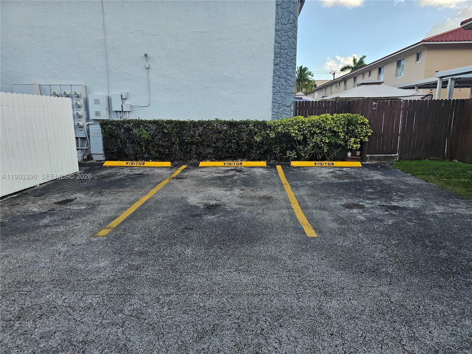 8027 NW 8th St # 17, Miami FL 33126 — 23