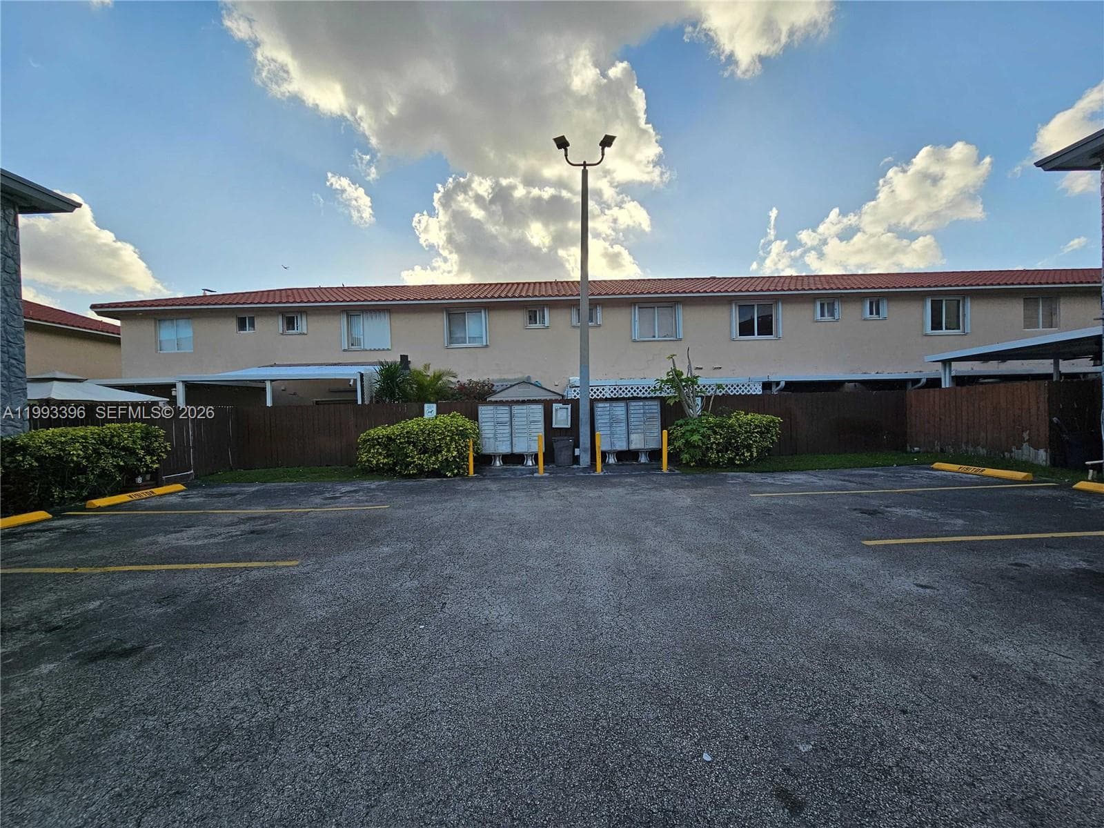 8027 NW 8th St # 17, Miami FL 33126 — 22