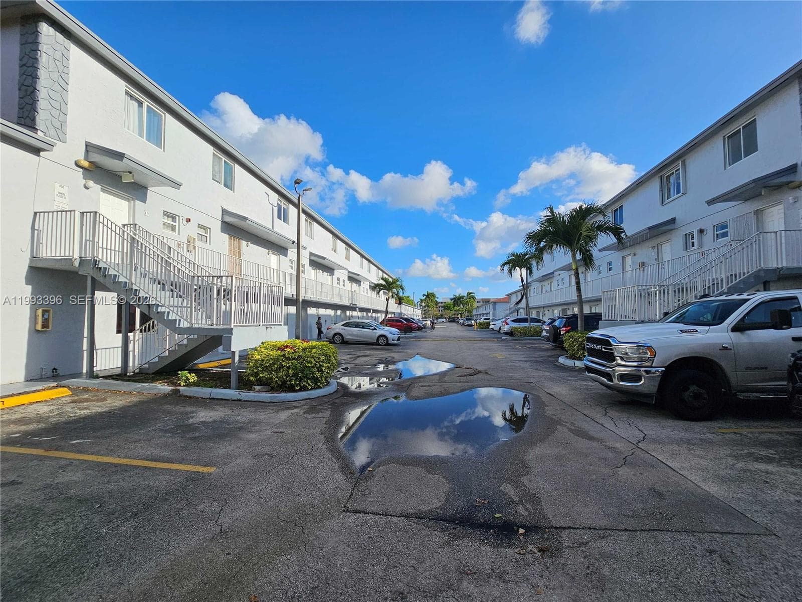 8027 NW 8th St # 17, Miami FL 33126 — 19