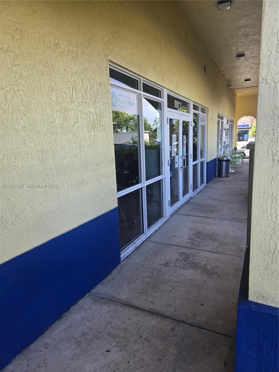 901 N Miami Beach Blvd, North Miami Beach FL 33162 — 2