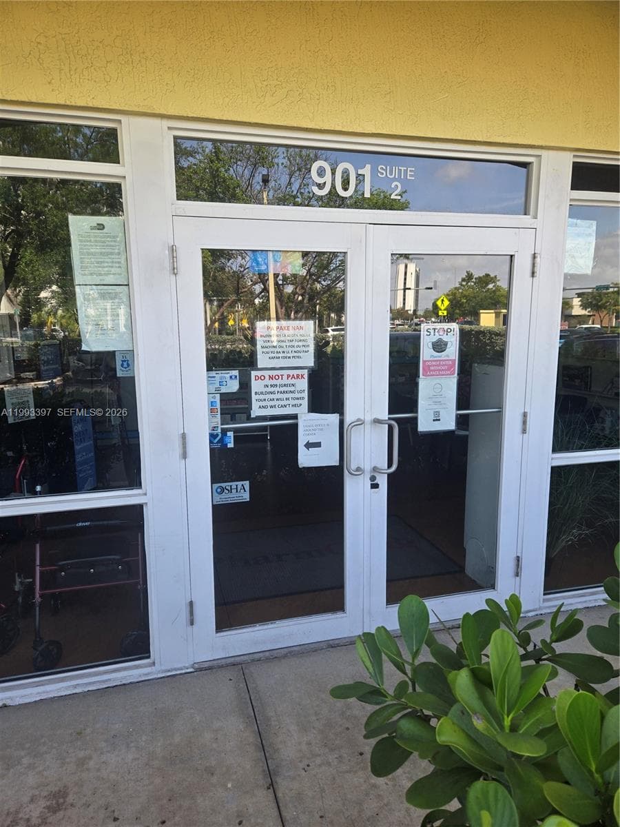 901 N Miami Beach Blvd, North Miami Beach FL 33162 — 1