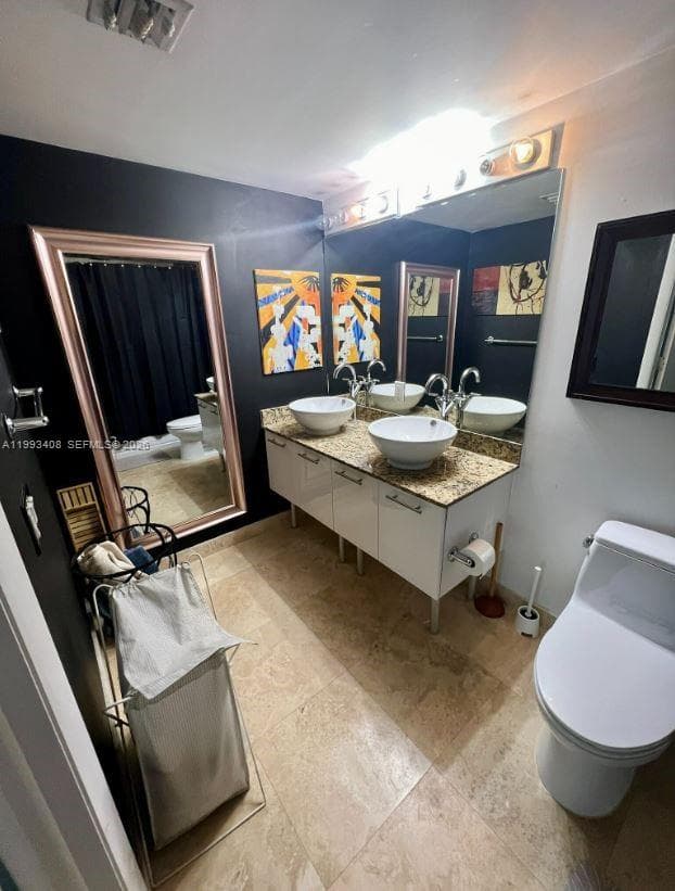 41 SE 5th St # 903, Miami FL 33131 — 12