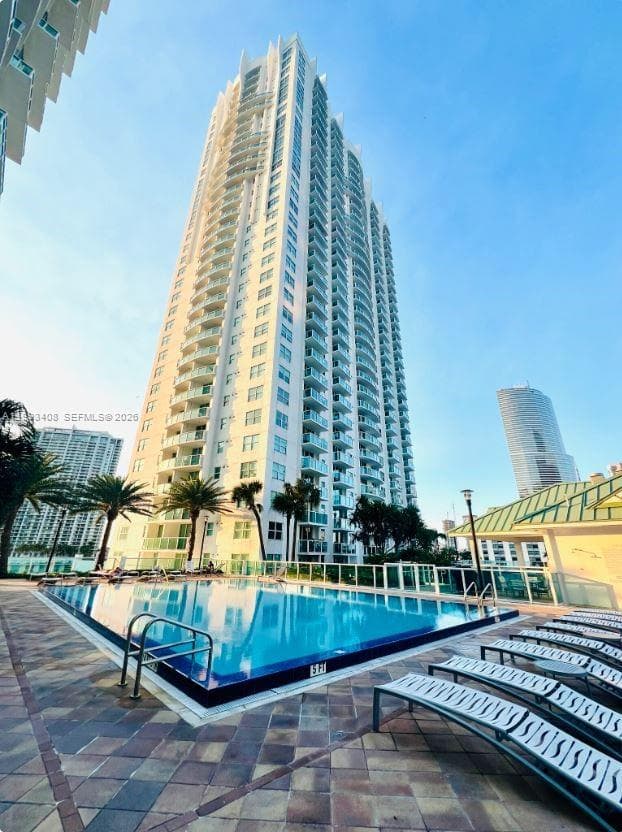 41 SE 5th St # 903, Miami FL 33131 — 18