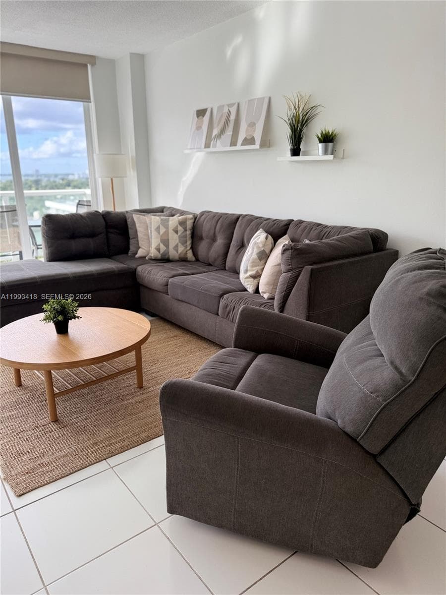 5601 Collins ave # 1219, Miami Beach FL 33140 — 7