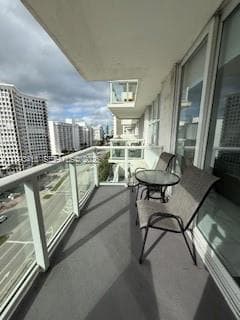 5601 Collins ave # 1219, Miami Beach FL 33140 — 4