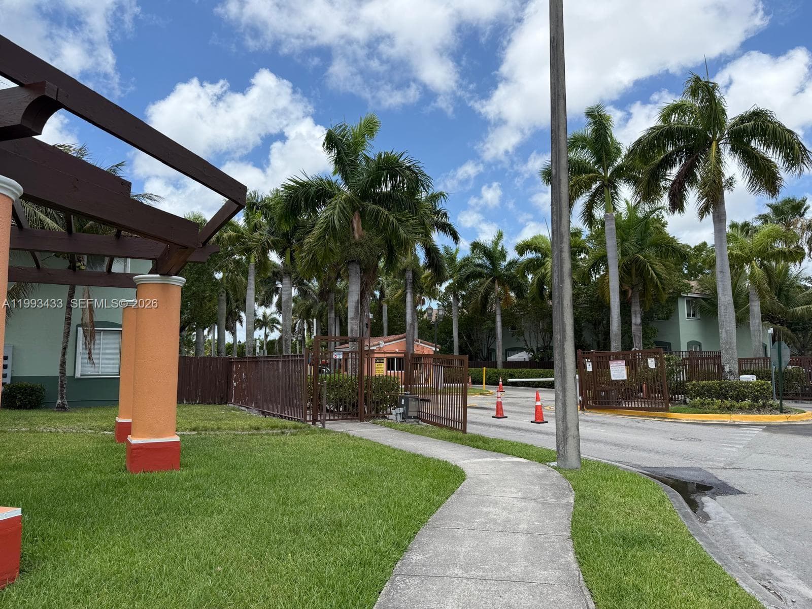 1403 SE 27th Ct, Homestead FL 33035 — 19