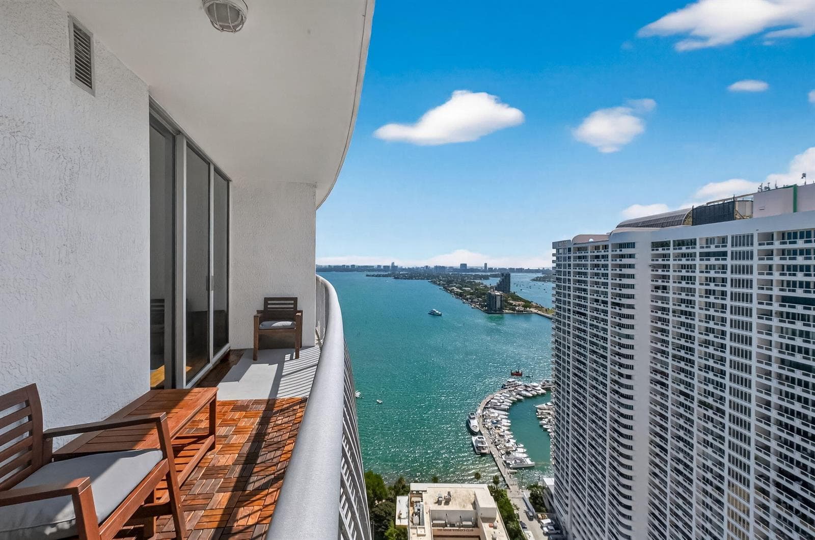 1750 N Bayshore Drive # 3706, Miami FL 33132 — 32