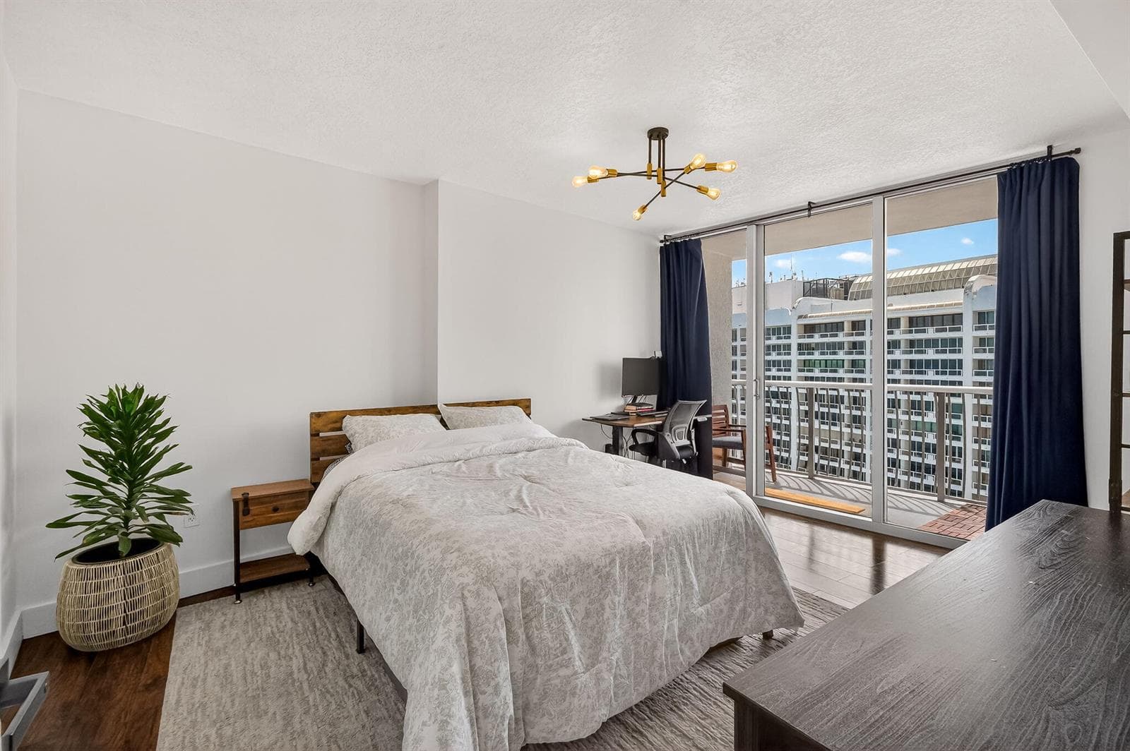1750 N Bayshore Drive # 3706, Miami FL 33132 — 20