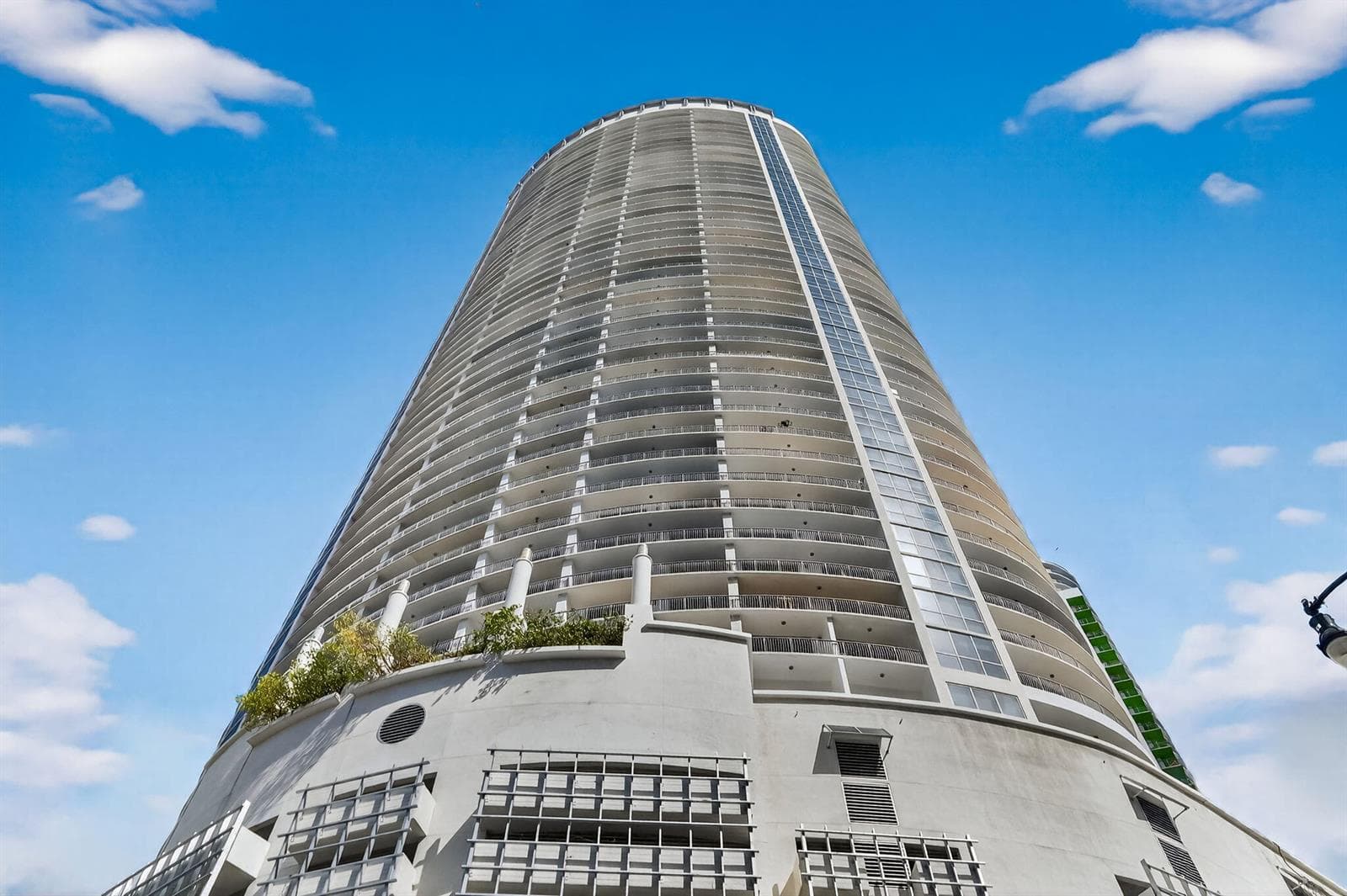 1750 N Bayshore Drive # 3706, Miami FL 33132 — 55