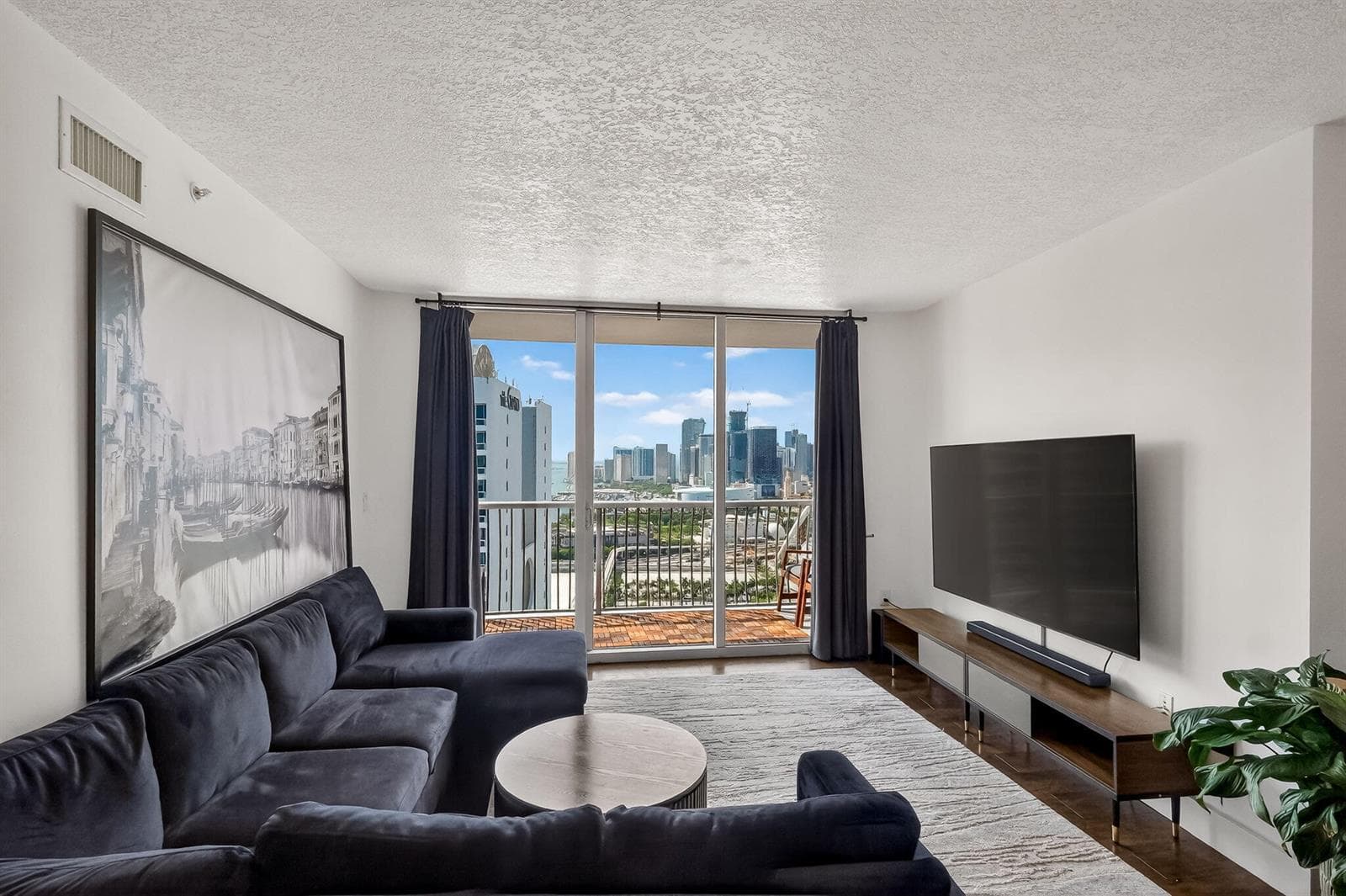 1750 N Bayshore Drive # 3706, Miami FL 33132 — 4