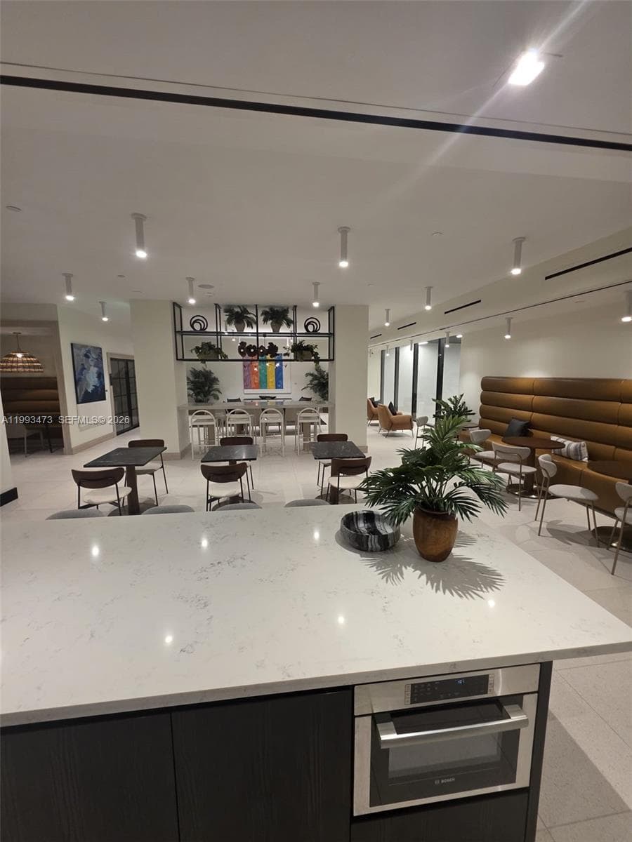 225 N Miami Ave # 910, Miami FL 33128 — 43