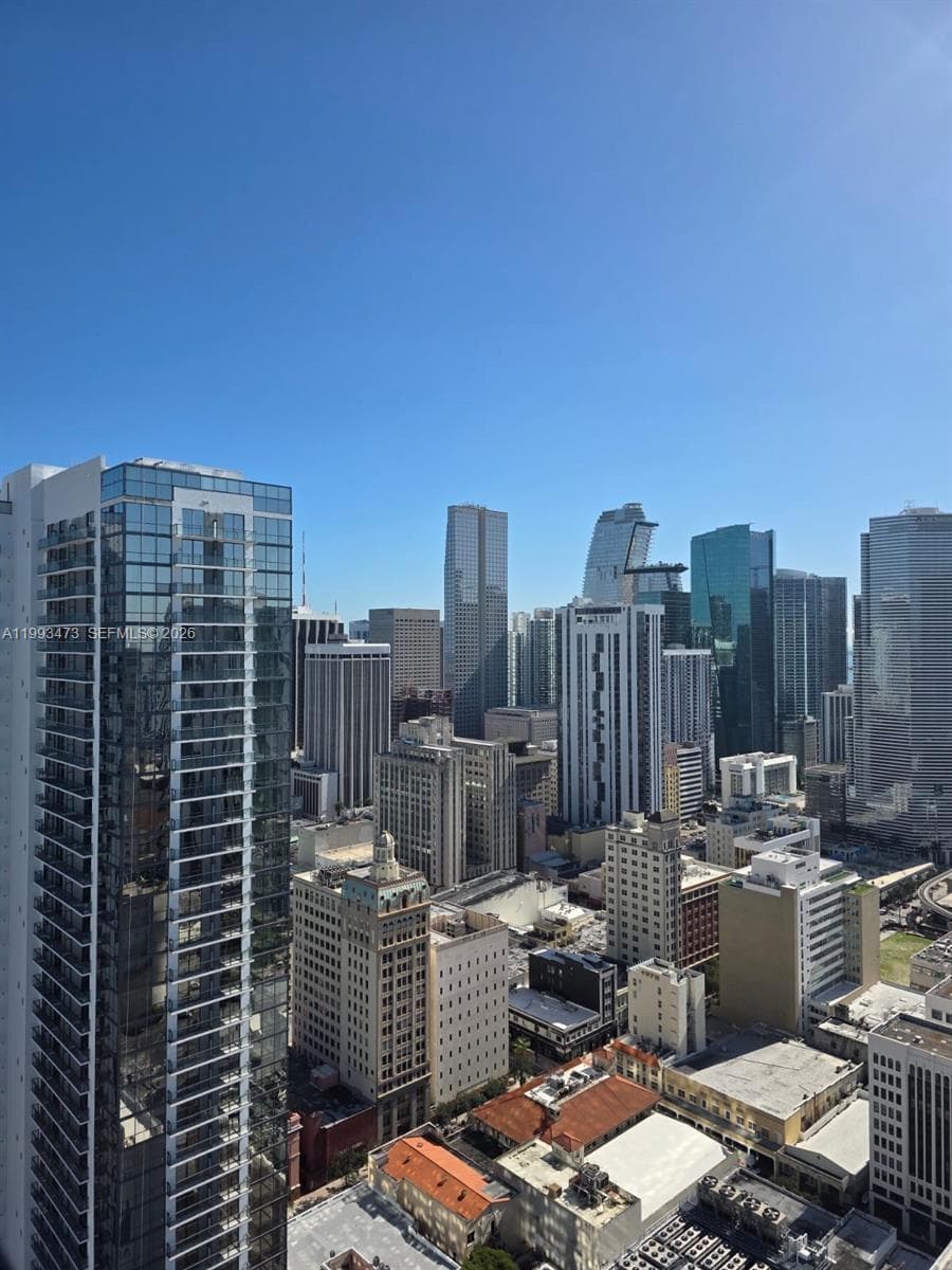 225 N Miami Ave # 910, Miami FL 33128 — 28