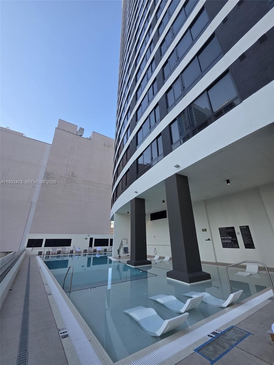 225 N Miami Ave # 910, Miami FL 33128 — 44