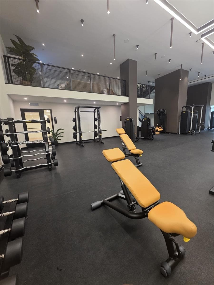 225 N Miami Ave # 910, Miami FL 33128 — 31