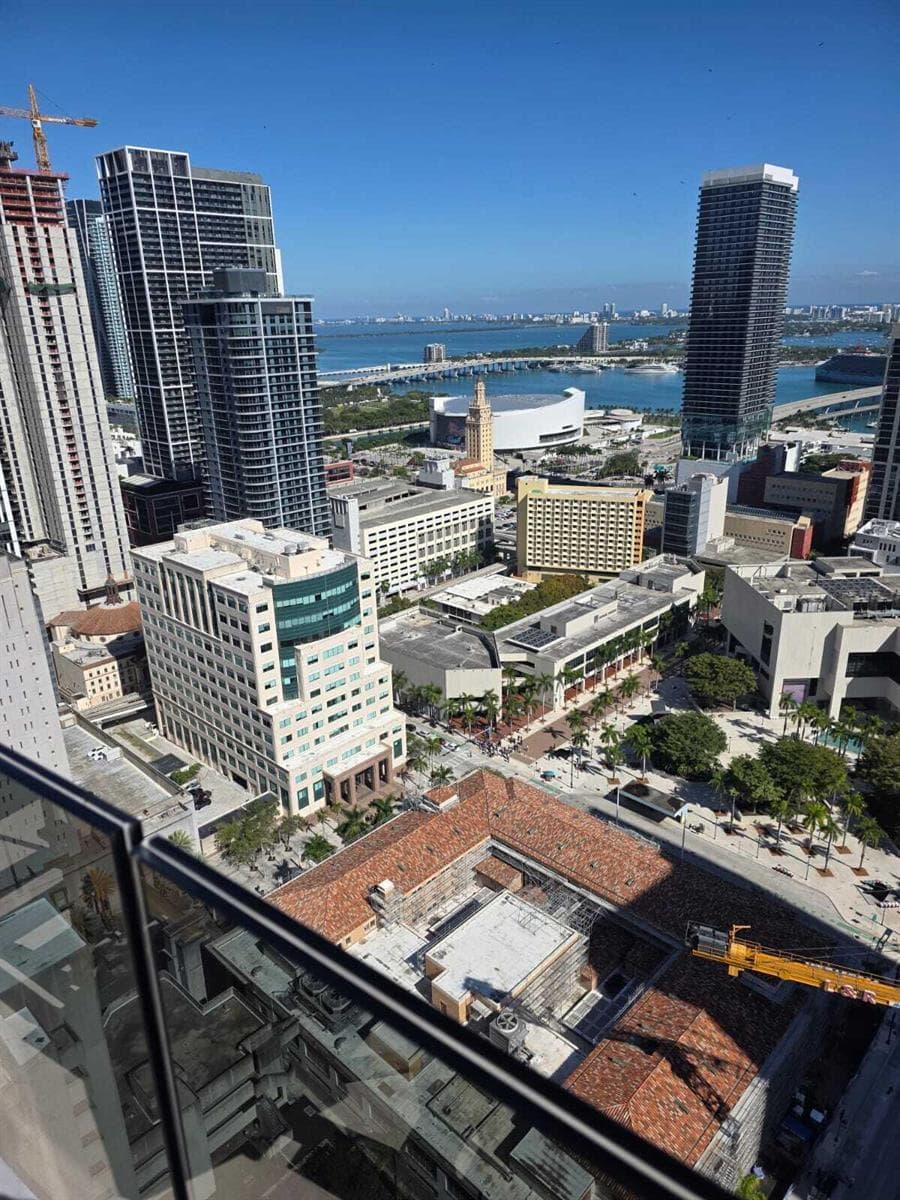 225 N Miami Avenue # 910, Miami FL 33128 — 27