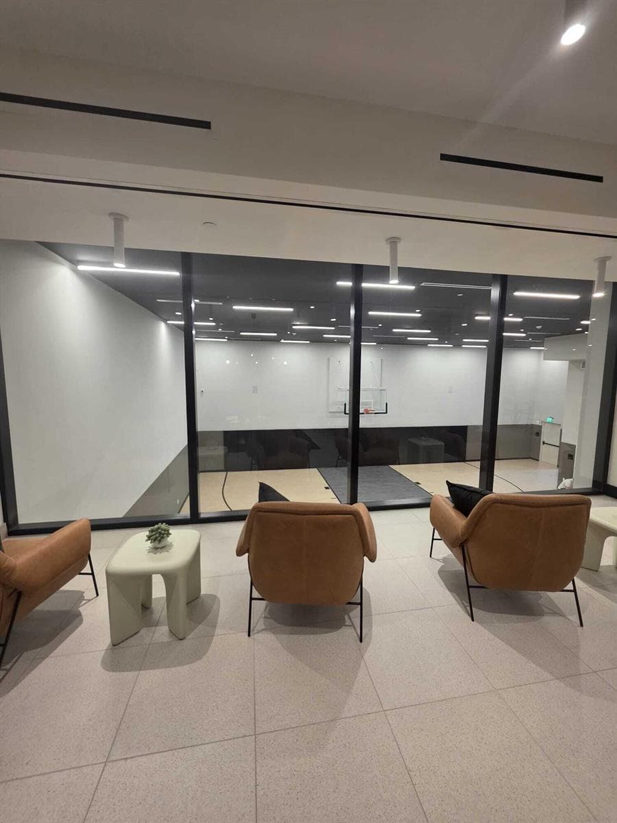 225 N Miami Avenue # 910, Miami FL 33128 — 42