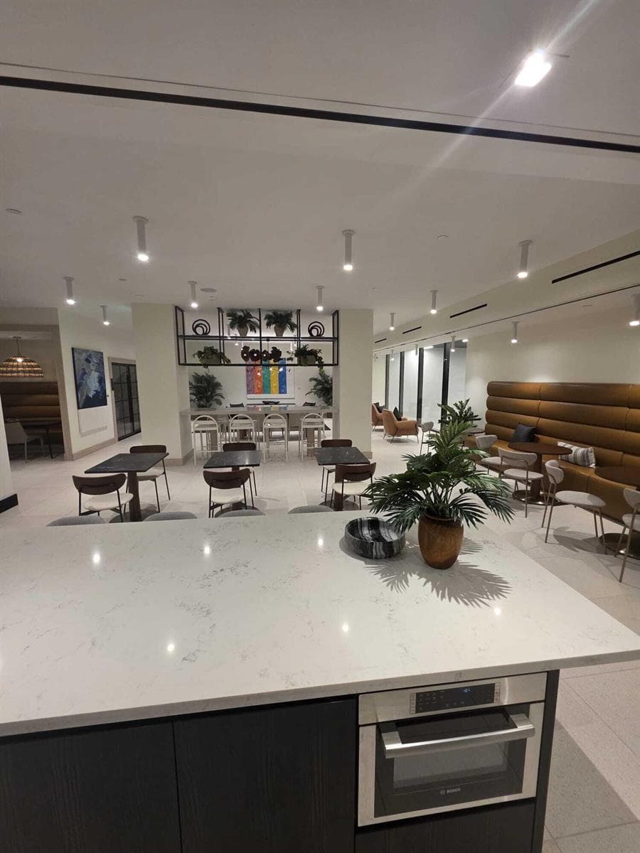 225 N Miami Avenue # 910, Miami FL 33128 — 43