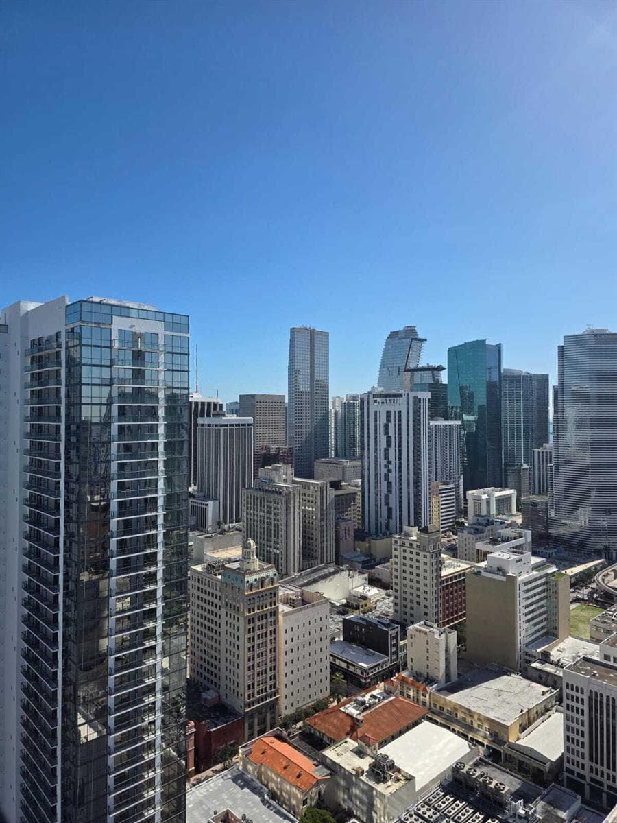 225 N Miami Avenue # 910, Miami FL 33128 — 28
