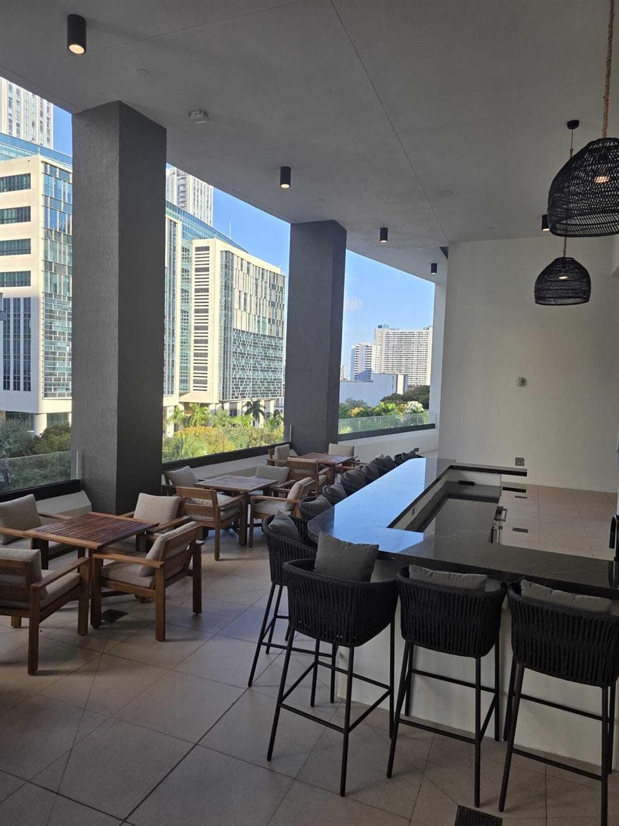 225 N Miami Avenue # 910, Miami FL 33128 — 51