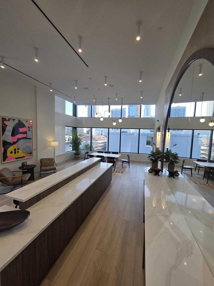 225 N Miami Avenue # 804, Miami FL 33128 — 25