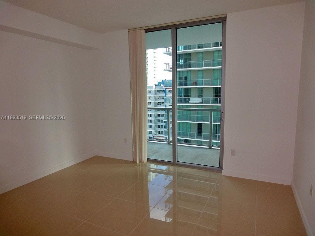 1111 SW 1 AV, Miami FL 33130 — 6