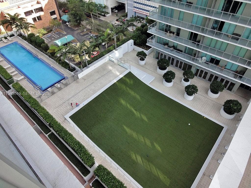 1111 SW 1 AV, Miami FL 33130 — 11