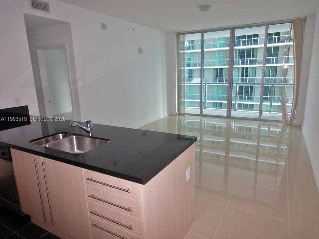 1111 SW 1 AV, Miami FL 33130 — 4