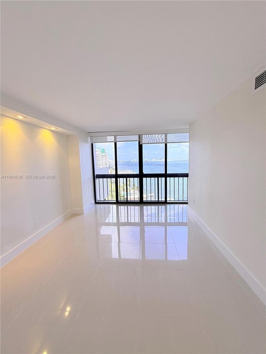 2333 Brickell Ave # 1407, Miami FL 33129 — 17