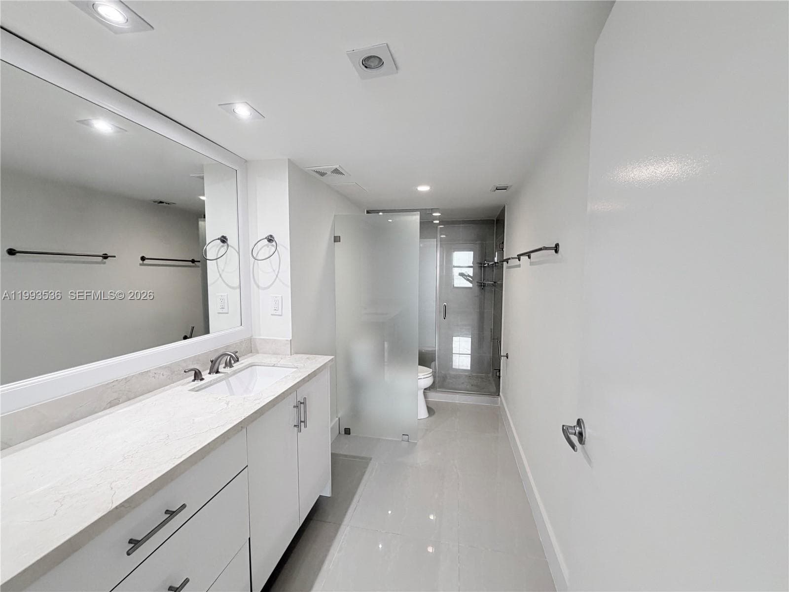2333 Brickell Ave # 1407, Miami FL 33129 — 11