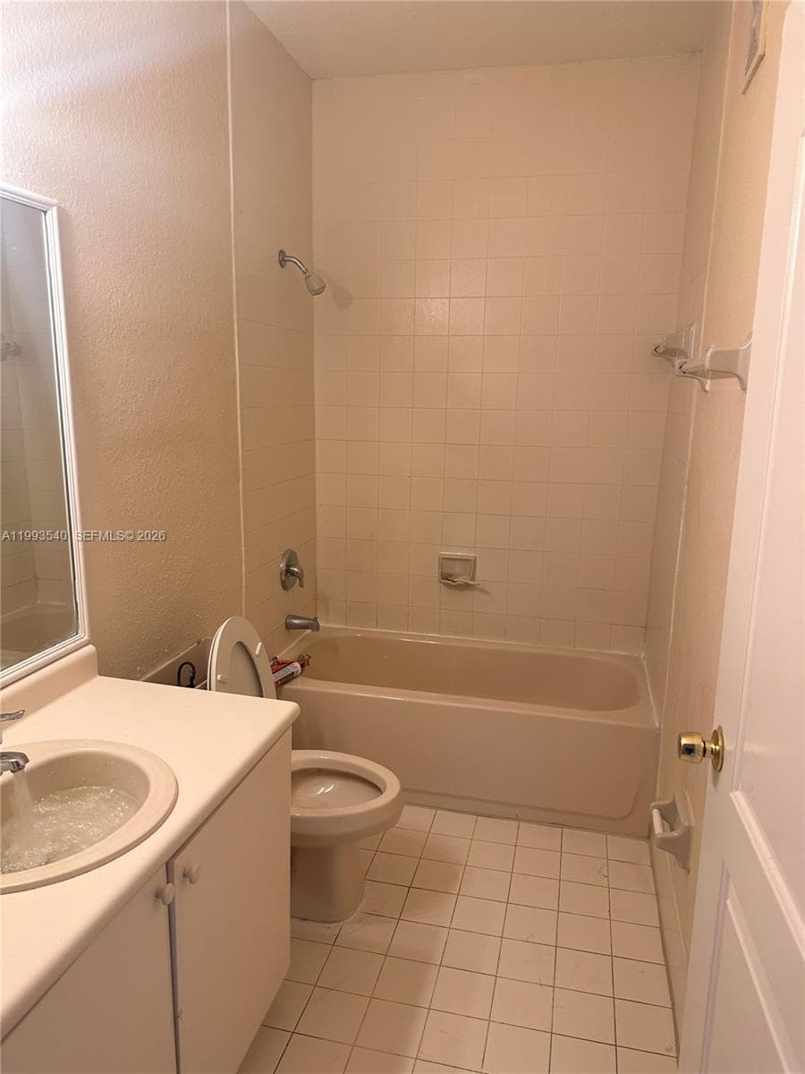 2460 SE 16th Ter # 103, Homestead FL 33035 — 5