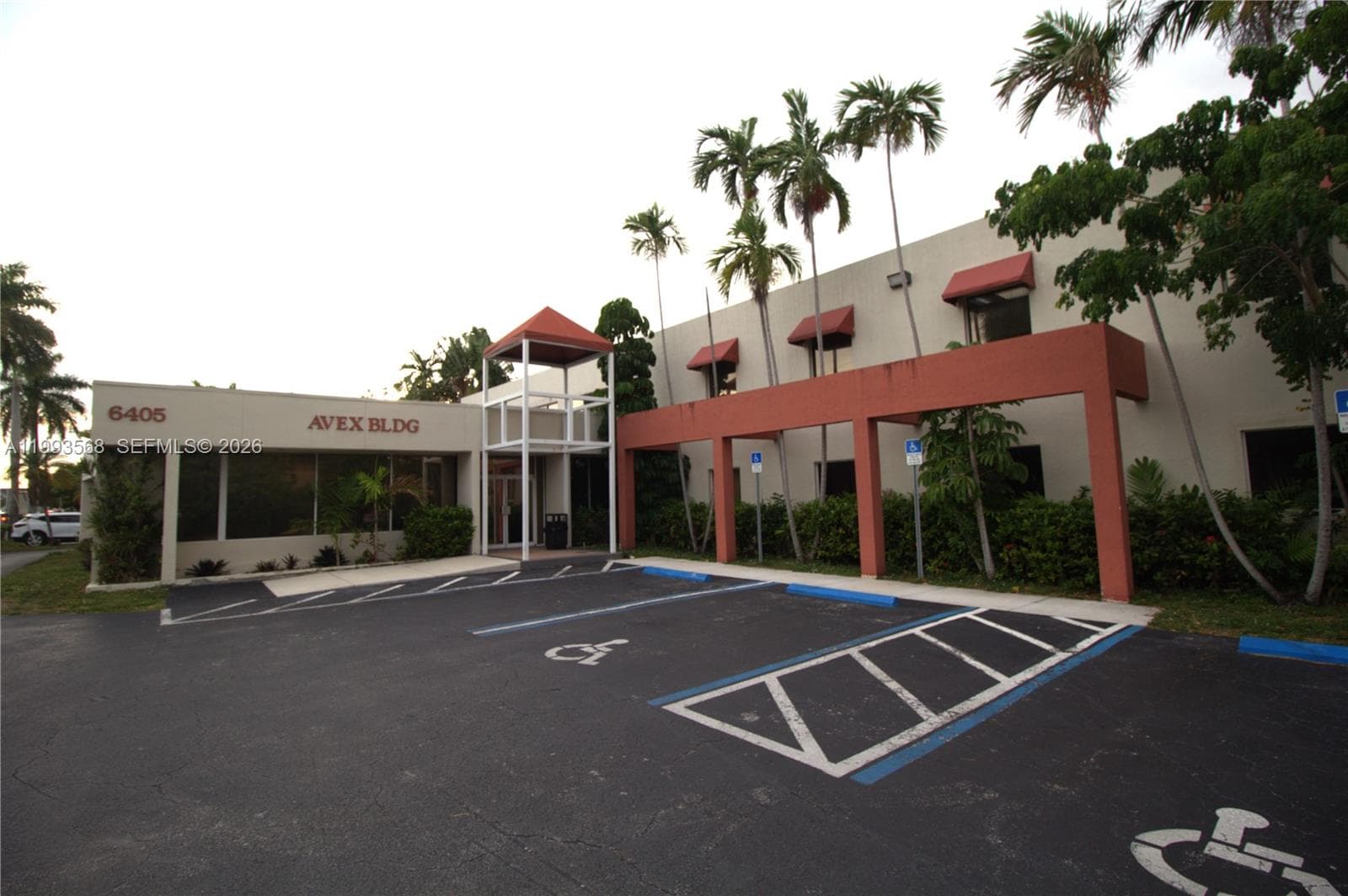 6405 NW 36th St, Virginia Gardens FL 33166 — 18