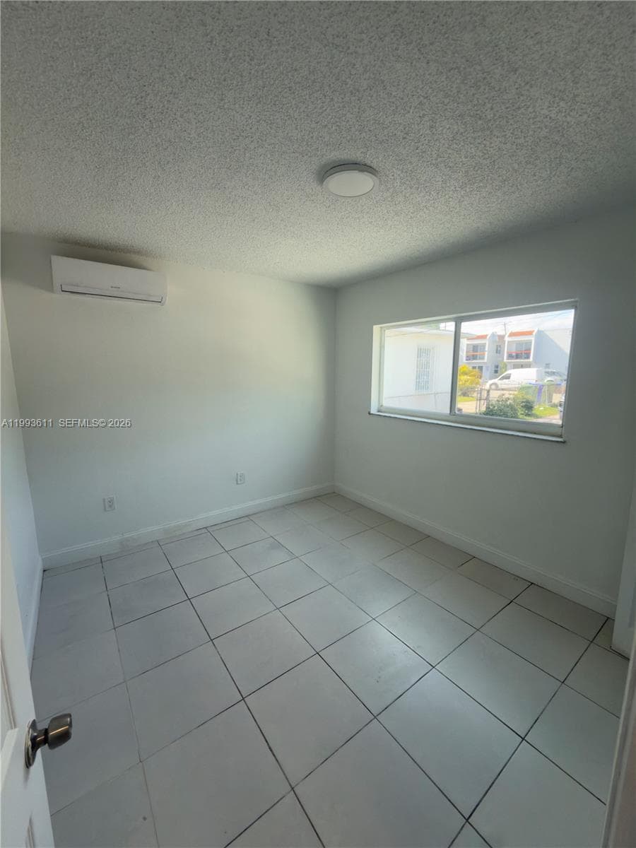 2622 NW 24th St # 1A, Miami FL 33142 — 6