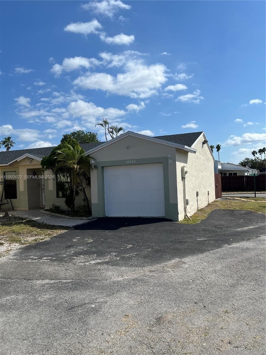 Country Lake Homes 2nd Ad, Hialeah, FL — 2