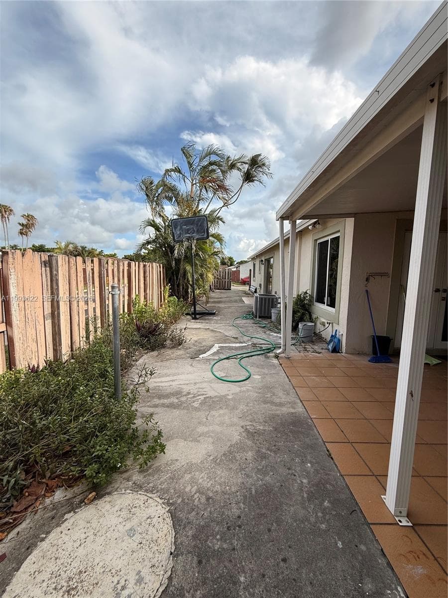 Country Lake Homes 2nd Ad, Hialeah, FL — 20