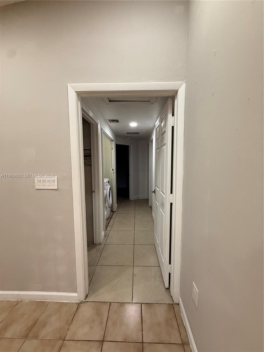 Country Lake Homes 2nd Ad, Hialeah, FL — 8