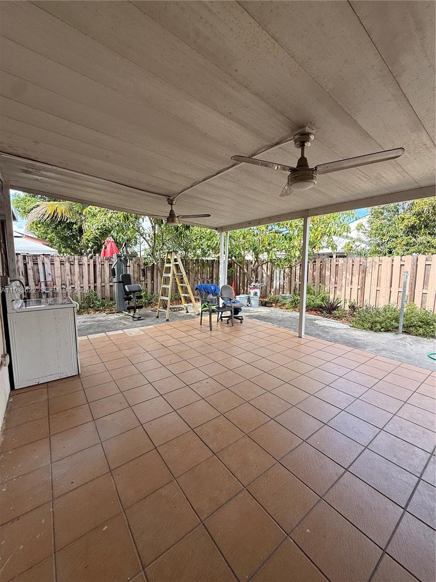 Country Lake Homes 2nd Ad, Hialeah, FL — 21