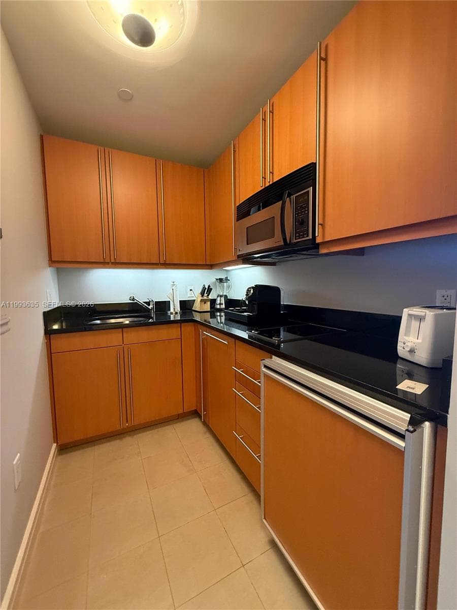 1435 Brickell Ave # 3305, Miami FL 33131 — 3