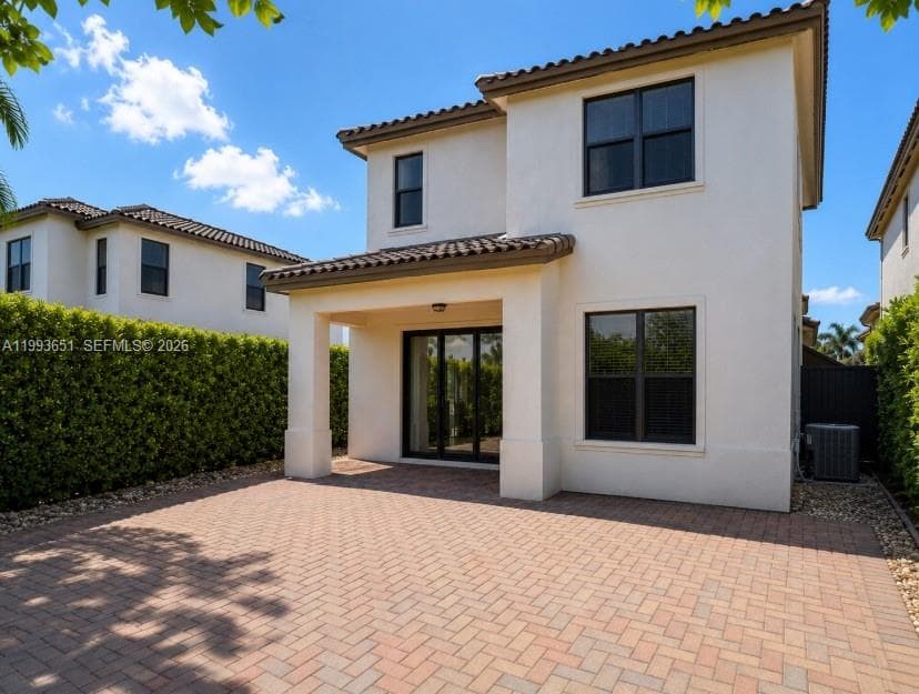 9776 W 34th Ave, Hialeah FL 33018 — 3
