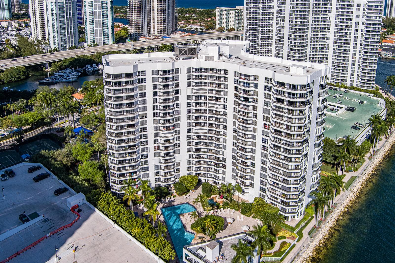 3600 Mystic Pointe Drive, Aventura FL 33180 — 52