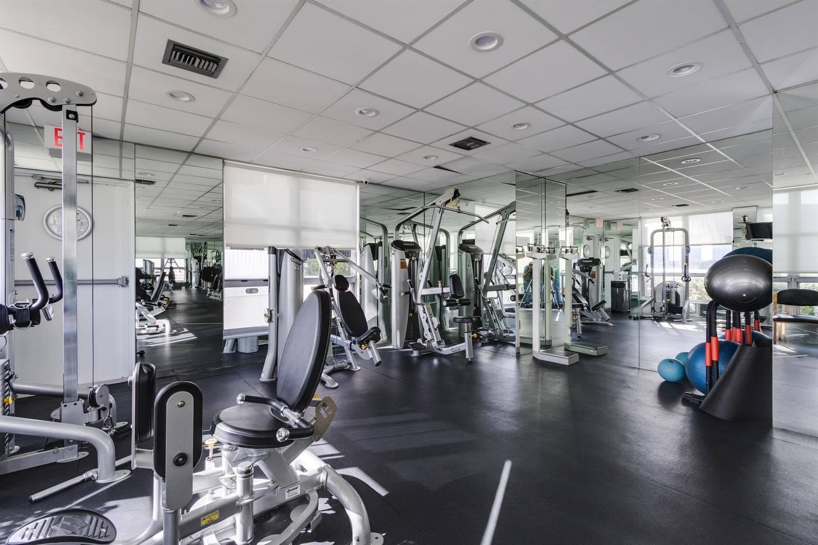 3600 Mystic Pointe Drive, Aventura FL 33180 — 49