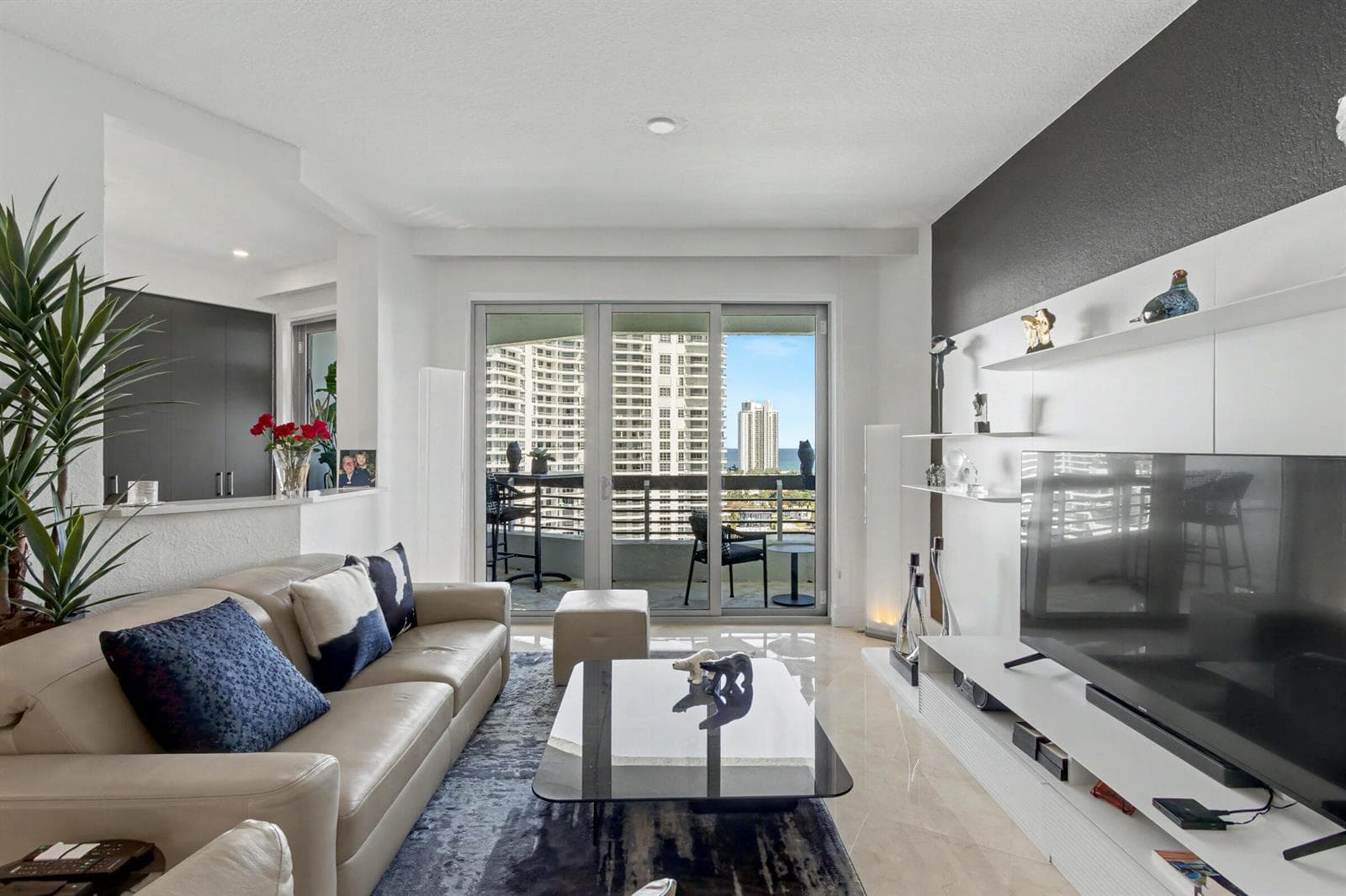 3600 Mystic Pointe Drive, Aventura FL 33180 — 14