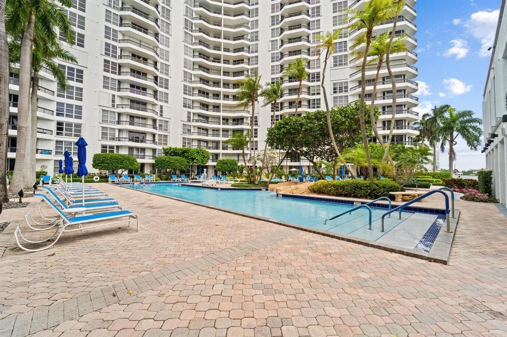 3600 Mystic Pointe Drive, Aventura FL 33180 — 54