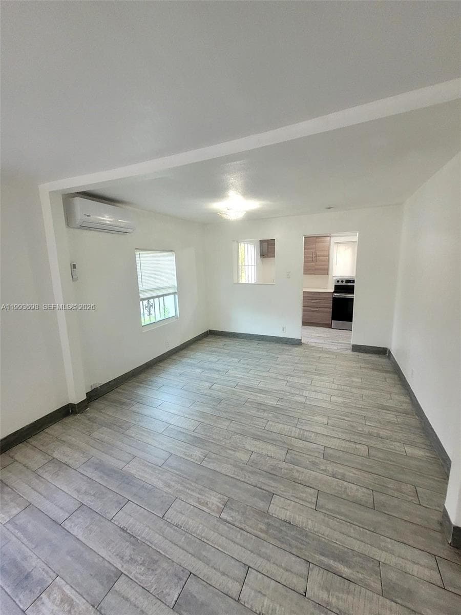 5720 NE Miami Pl, Miami FL 33137 — 13
