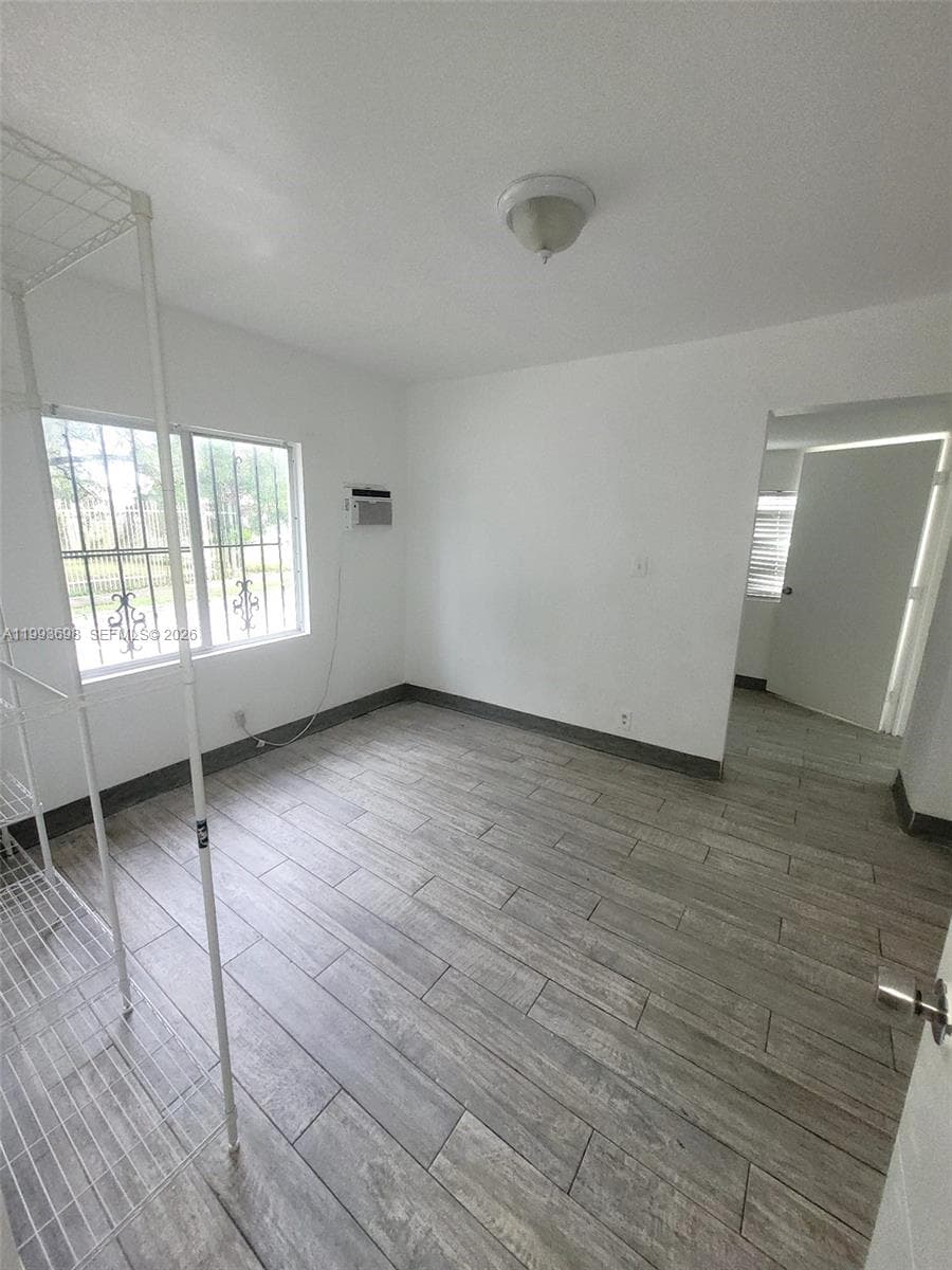 5720 NE Miami Pl, Miami FL 33137 — 17