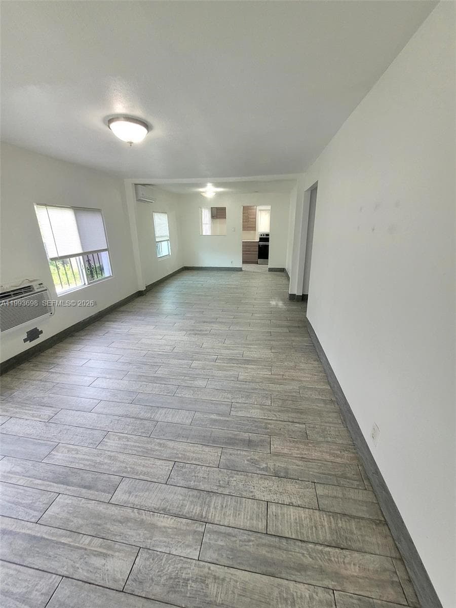 5720 NE Miami Pl, Miami FL 33137 — 10