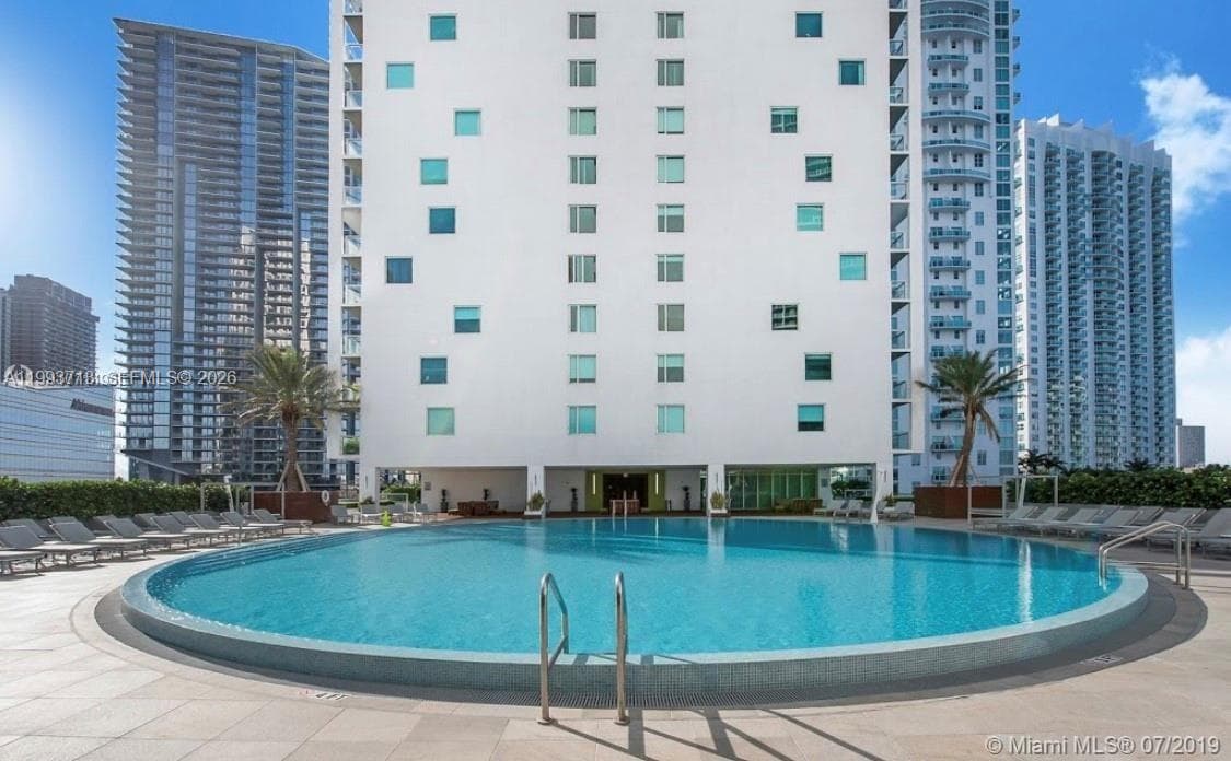 500 Brickell Ave # 2708, Miami FL 33131 — 4