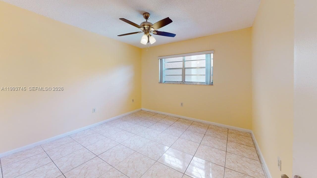 1955 NE 135th St # 301, North Miami FL 33181 — 22