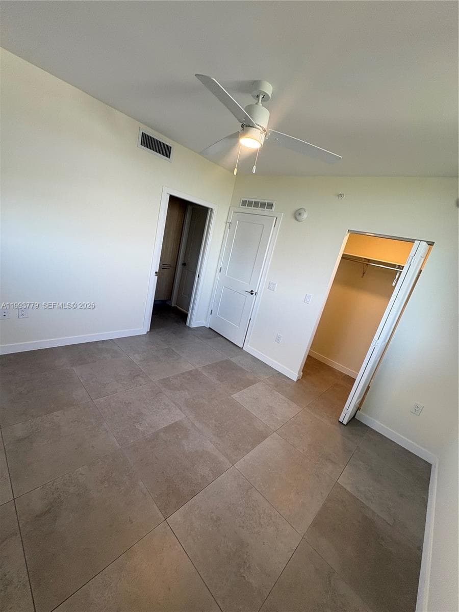 16395 Biscayne Blvd # 2010, North Miami Beach FL 33160 — 1