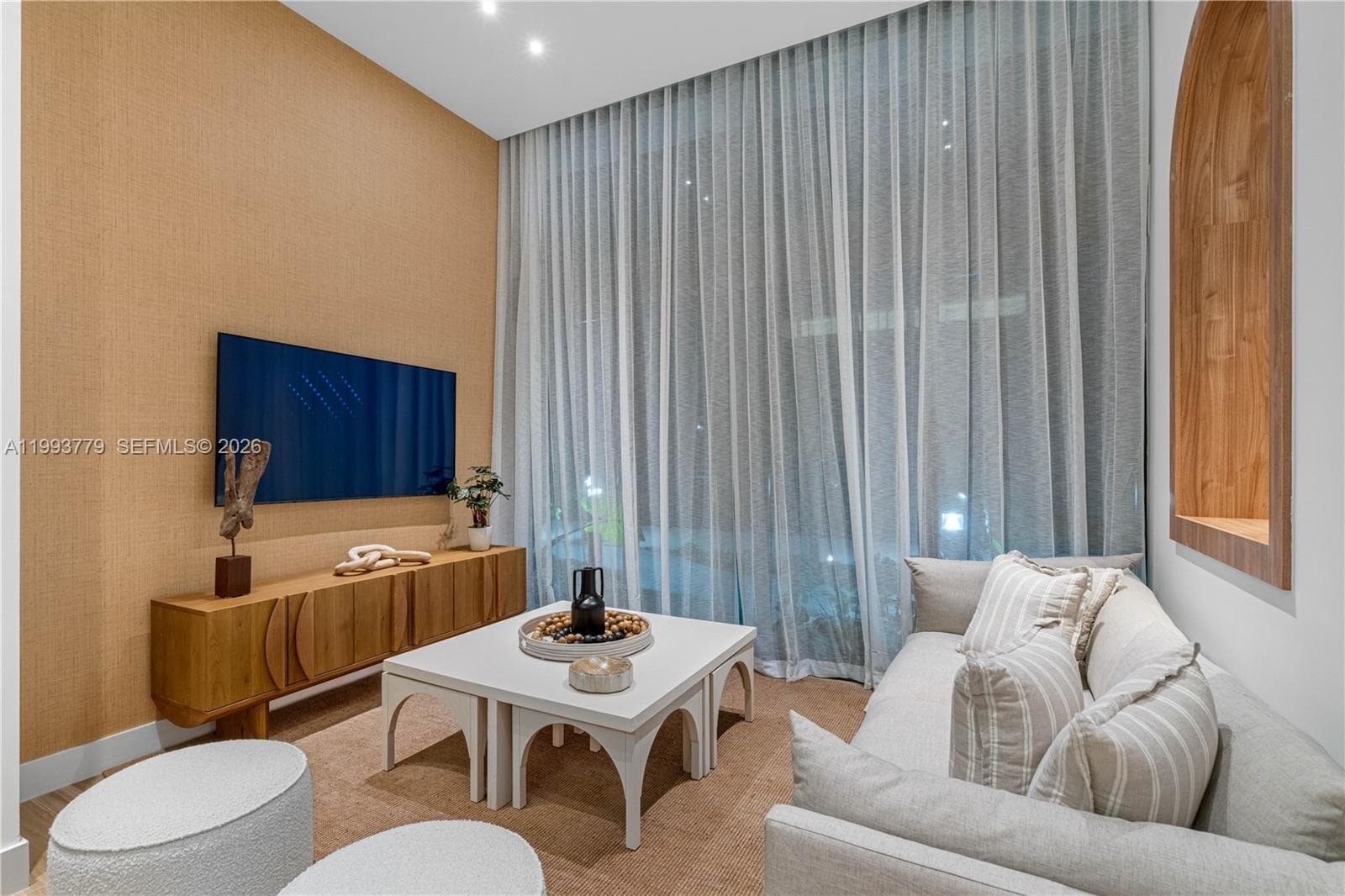 16395 Biscayne Blvd # 2010, North Miami Beach FL 33160 — 28