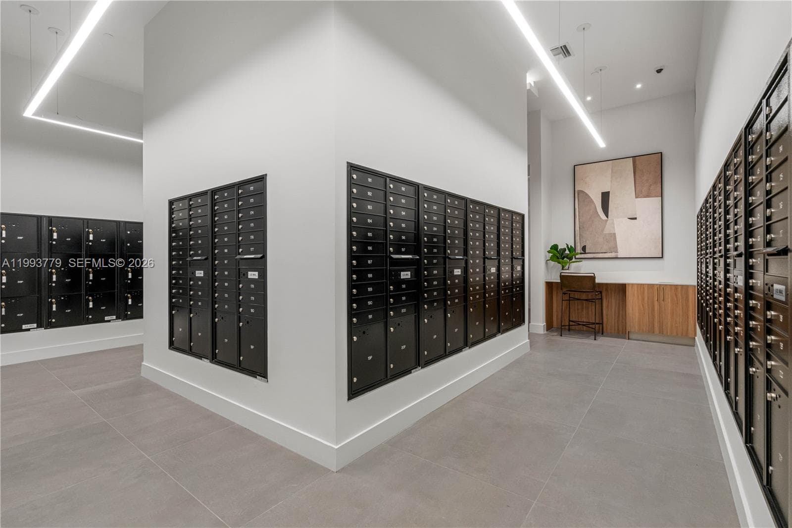 16395 Biscayne Blvd # 2010, North Miami Beach FL 33160 — 31